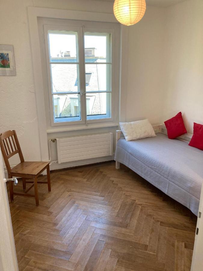 Charmant 2 pièces avec parking privé Lausanne Extérieur photo