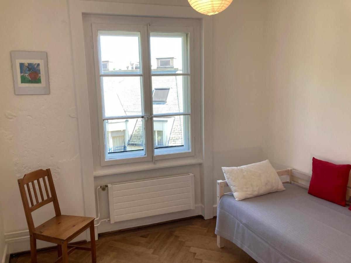 Charmant 2 pièces avec parking privé Lausanne Extérieur photo